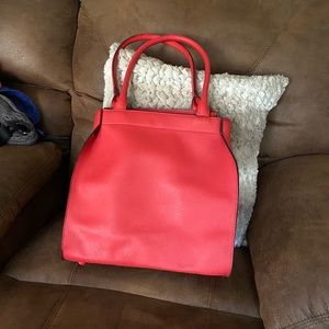 A beautiful Elizabeth Arden tote bag.